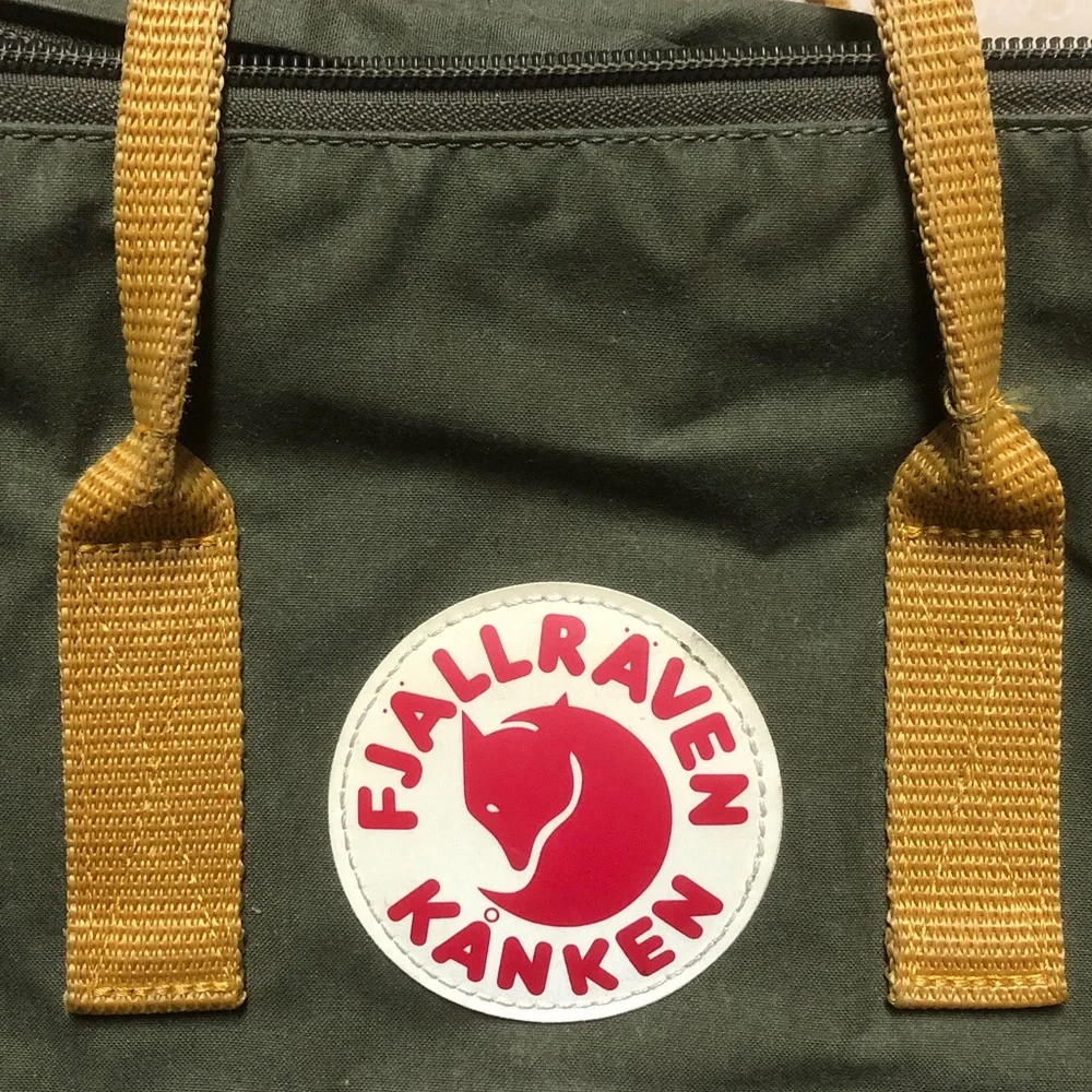 Fjallraven Kanken backpack military Green w/Yellow Handles